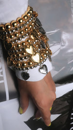 Load image into Gallery viewer, Engraved Hearts bracelet