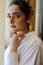 Load image into Gallery viewer, Akshar Sol ( Studs )