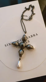 Load image into Gallery viewer, Sun Halo Necklace