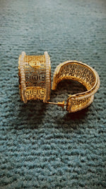 Load image into Gallery viewer, Summer Hoops With Pearls