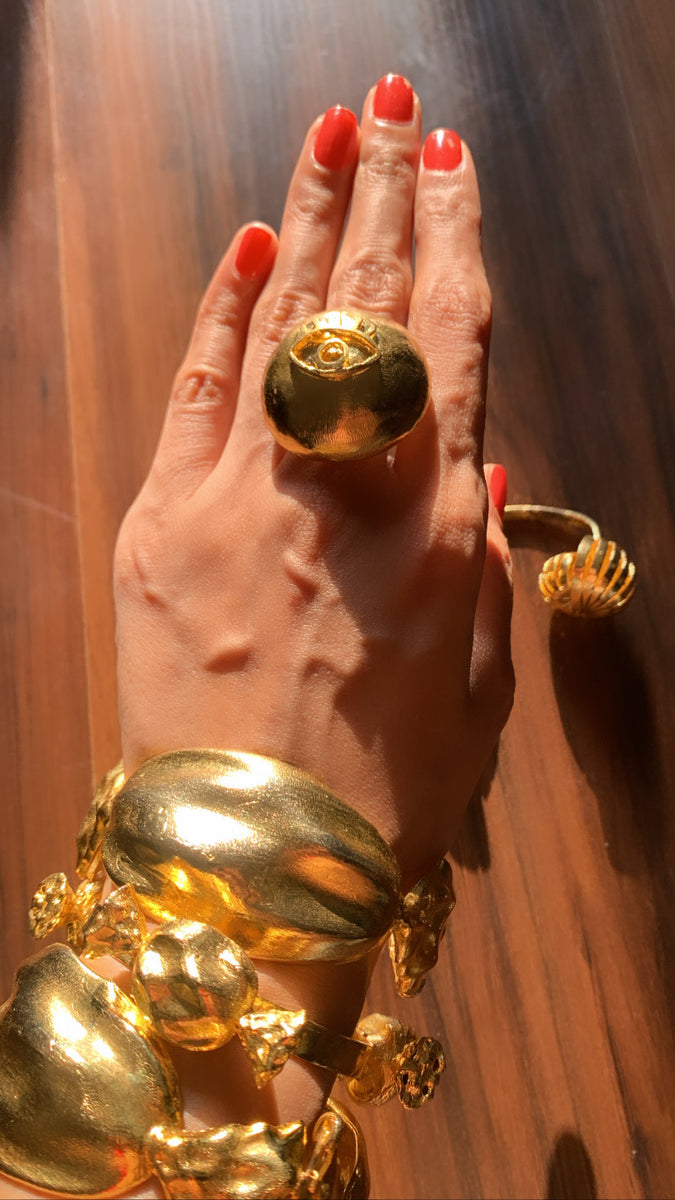 Golden Eye Ring – Simran Chhabra